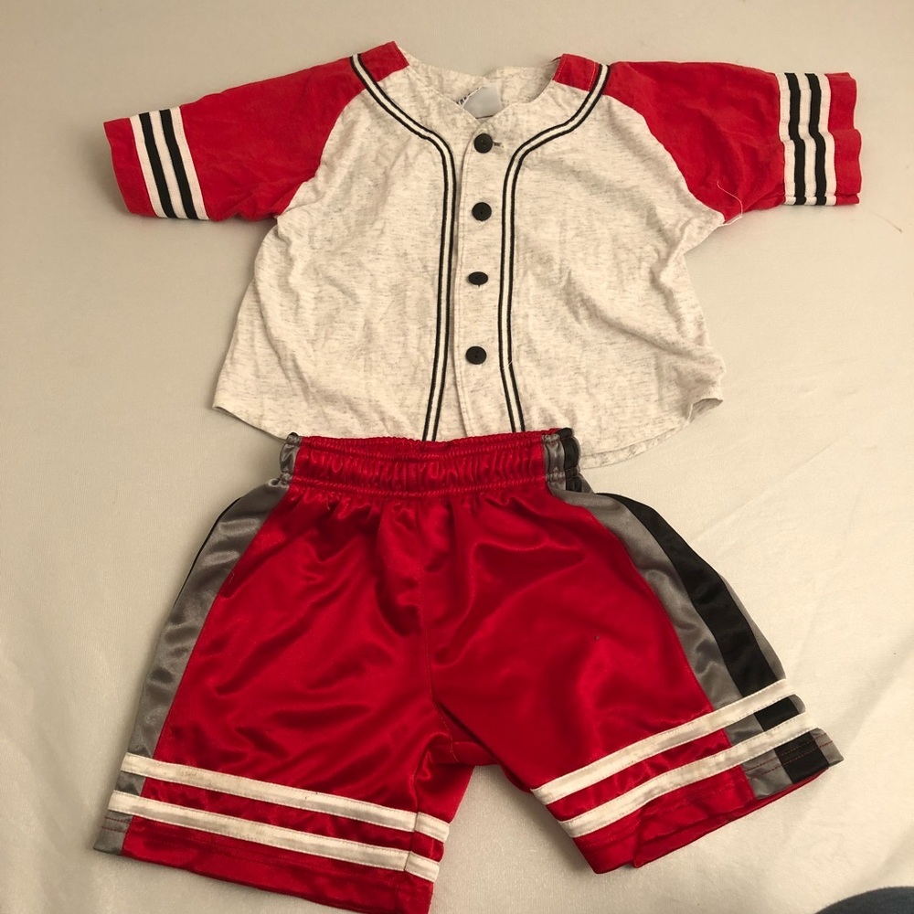 Shorts set red black and gray baseball style shirt sleeve shirt and shorts